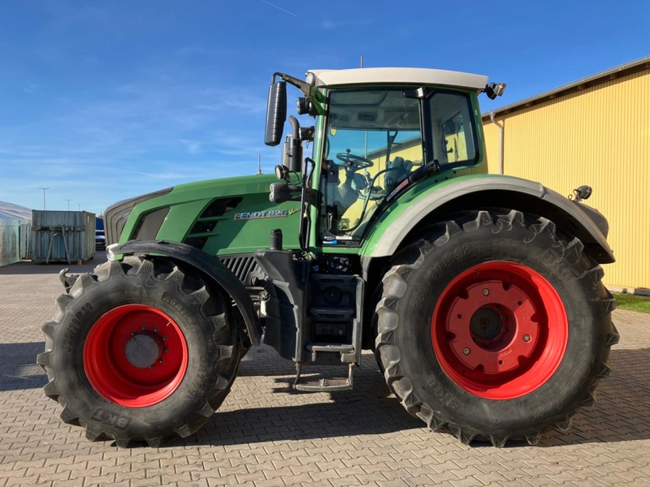 Fendt VARIO 826 - Traktor: das Bild 2 Fendt VARIO 826 - Traktor: das Bild 2