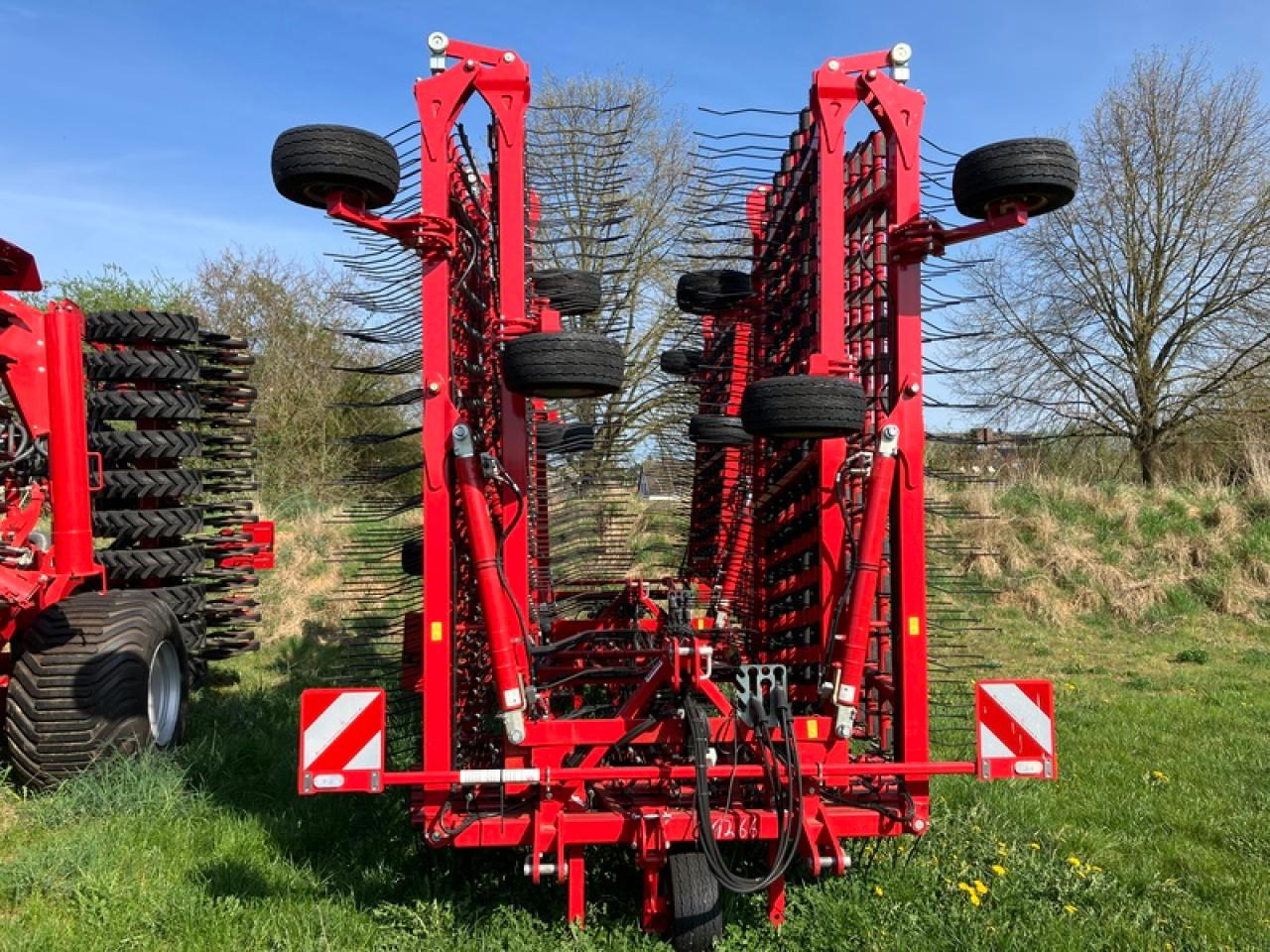 Horsch CURA 13.5 ST - Technik für Bodenbearbeitung: das Bild 2 Horsch CURA 13.5 ST - Technik für Bodenbearbeitung: das Bild 2