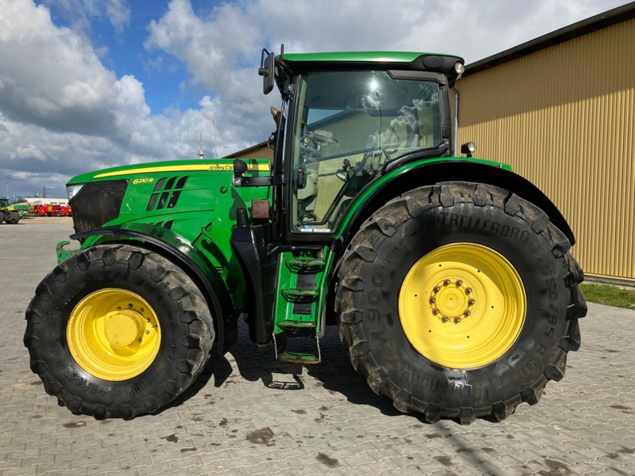 John Deere 6210R - Traktor: das Bild 2 John Deere 6210R - Traktor: das Bild 2
