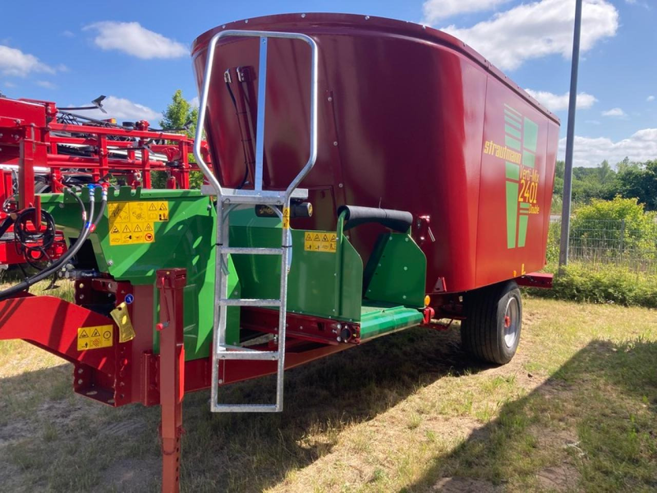 Strautmann VERTIMIX 2401DAKTION - Futtermischwagen: das Bild 1 Strautmann VERTIMIX 2401DAKTION - Futtermischwagen: das Bild 1