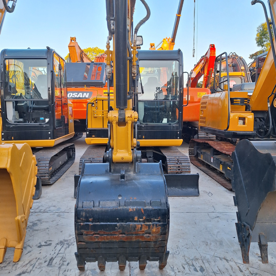 CAT 305.5E2 Excavator - Kettenbagger: das Bild 3 CAT 305.5E2 Excavator - Kettenbagger: das Bild 3