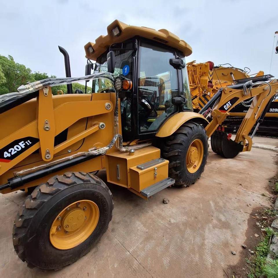 CAT 420F Backhoe Loader - Baggerlader: das Bild 4 CAT 420F Backhoe Loader - Baggerlader: das Bild 4