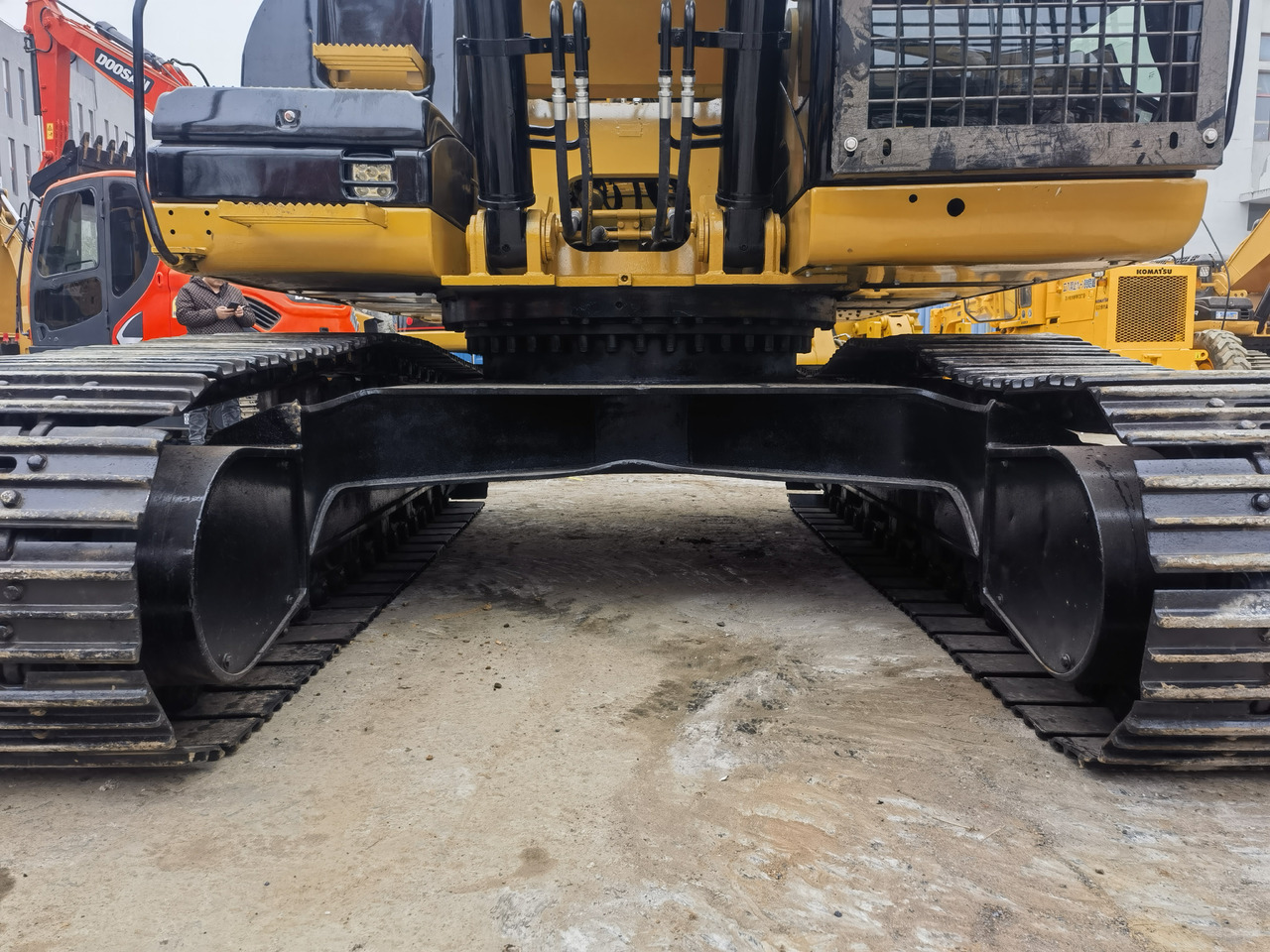 CATERPILLAR 330 D - Kettenbagger: das Bild 3 CATERPILLAR 330 D - Kettenbagger: das Bild 3
