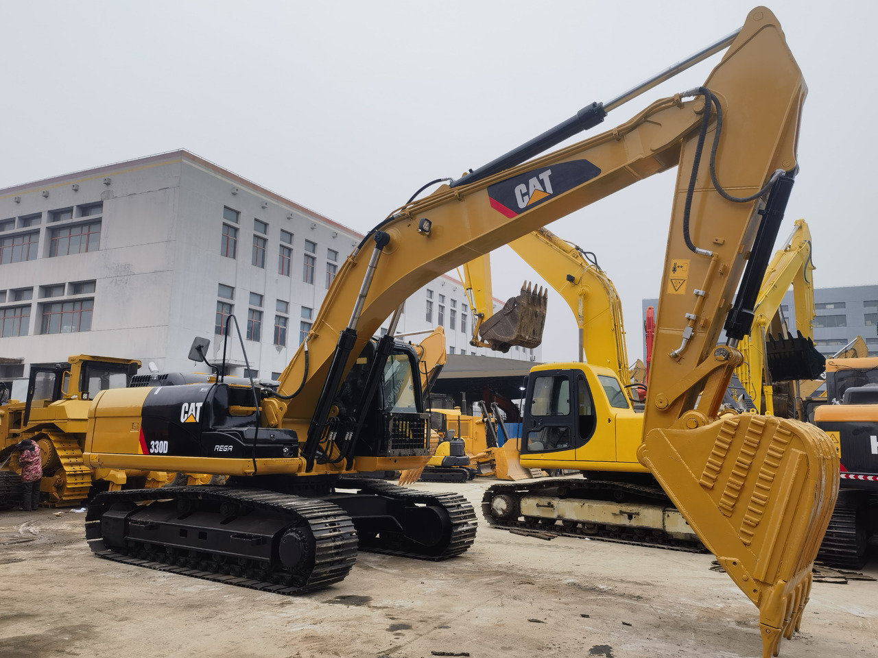 CATERPILLAR 330 D - Kettenbagger: das Bild 5 CATERPILLAR 330 D - Kettenbagger: das Bild 5