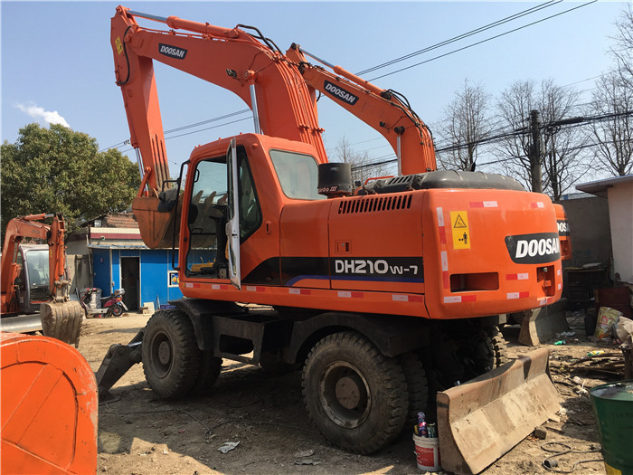 Doosan DH210w-7 wheel excavator - Mobilbagger: das Bild 1 Doosan DH210w-7 wheel excavator - Mobilbagger: das Bild 1