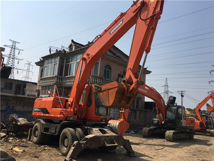 Doosan DH210w-7 wheel excavator - Mobilbagger: das Bild 3 Doosan DH210w-7 wheel excavator - Mobilbagger: das Bild 3