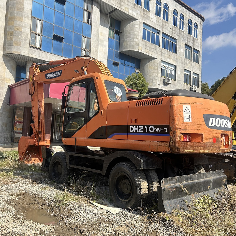Doosan DH210w-7 wheel excavator - Mobilbagger: das Bild 5 Doosan DH210w-7 wheel excavator - Mobilbagger: das Bild 5