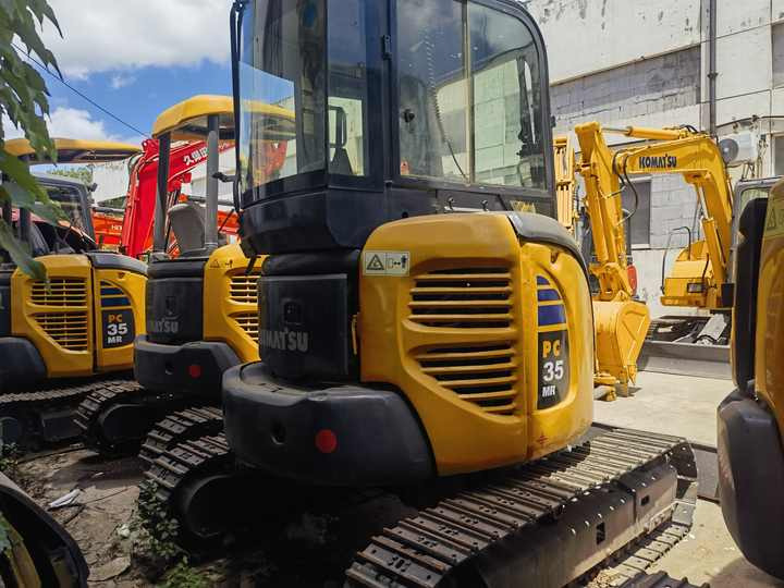 Good condition used excavator Komatsu PC35, Komatsu PC35MR-3 excavator with dozer, mini escavadora Komatsu - Kettenbagger: das Bild 2 Good condition used excavator Komatsu PC35, Komatsu PC35MR-3 excavator with dozer, mini escavadora Komatsu - Kettenbagger: das Bild 2