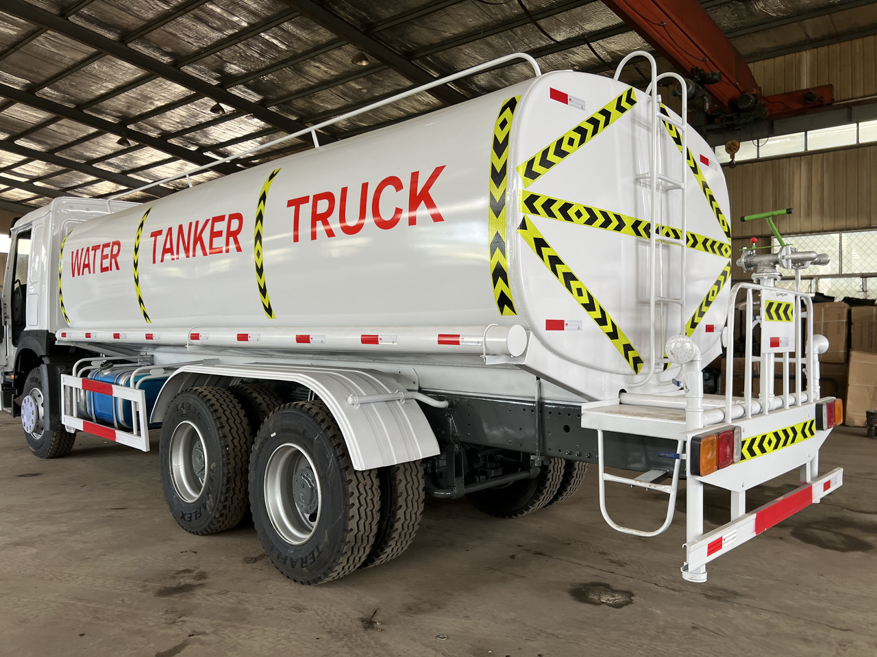HOWO HOWO water tanker truck - Tankwagen: das Bild 3 HOWO HOWO water tanker truck - Tankwagen: das Bild 3