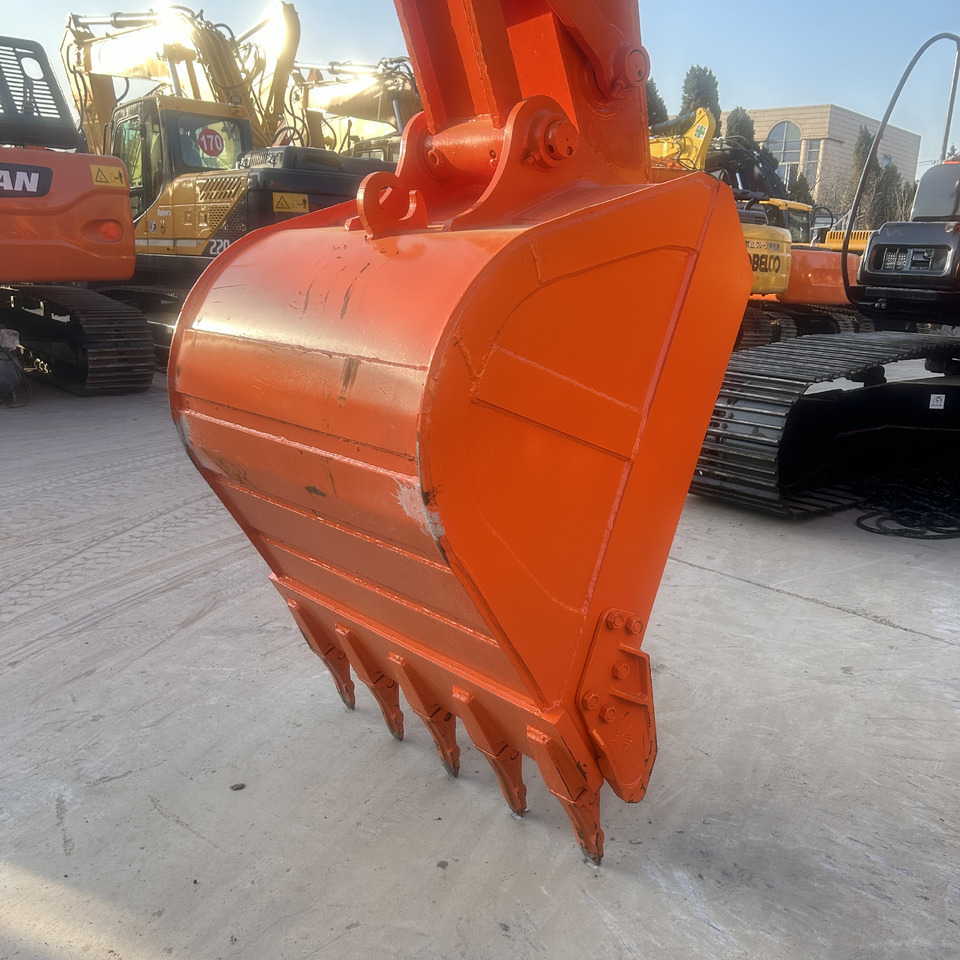 Hitachi ZX200-3 Excavator - Kettenbagger: das Bild 4 Hitachi ZX200-3 Excavator - Kettenbagger: das Bild 4