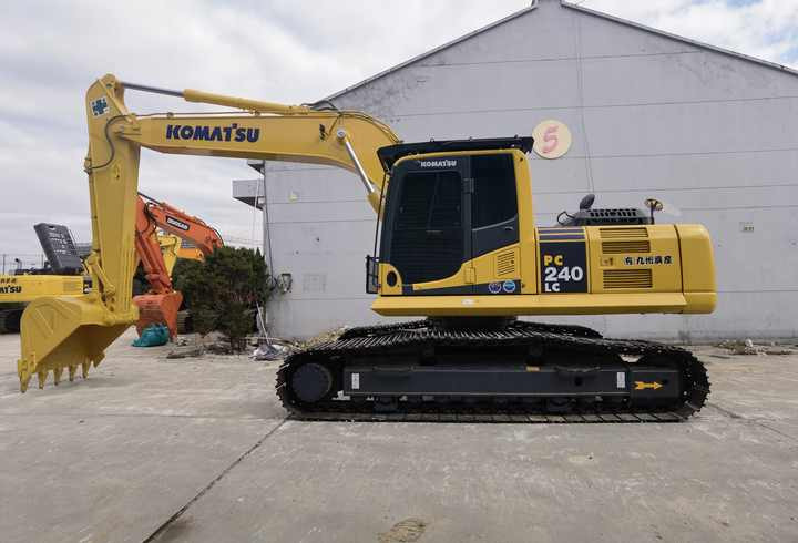 Japan original Used second hand excavator Komatsu PC240LC-8 hydraulic excavator digger for sale - Kettenbagger: das Bild 5 Japan original Used second hand excavator Komatsu PC240LC-8 hydraulic excavator digger for sale - Kettenbagger: das Bild 5