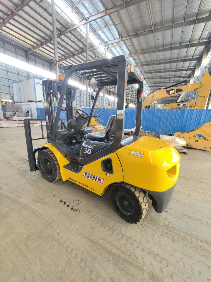 Komatsu FD30 Forklift - Dieselstapler: das Bild 1 Komatsu FD30 Forklift - Dieselstapler: das Bild 1
