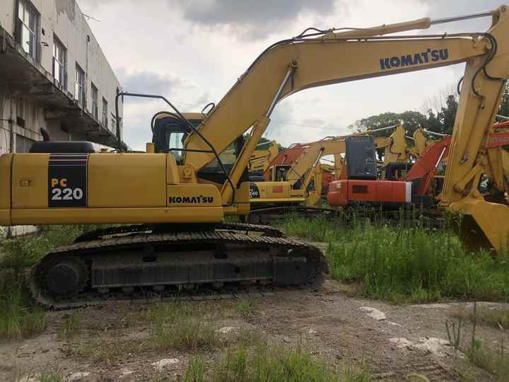 Komatsu PC220-7 - Kettenbagger: das Bild 1 Komatsu PC220-7 - Kettenbagger: das Bild 1