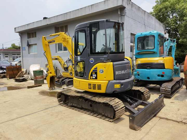 Second Hand Good Condition Komatsu PC35MR-3 Crawler Excavator Used Komatsu PC35MR-3 Excavator in stock - Kettenbagger: das Bild 2 Second Hand Good Condition Komatsu PC35MR-3 Crawler Excavator Used Komatsu PC35MR-3 Excavator in stock - Kettenbagger: das Bild 2