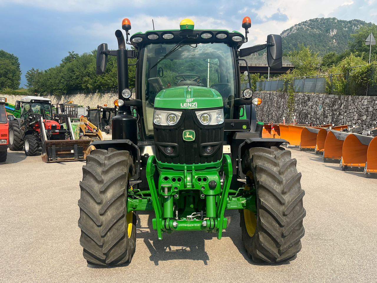 JOHN DEERE 6145 R - Traktor: das Bild 3 JOHN DEERE 6145 R - Traktor: das Bild 3