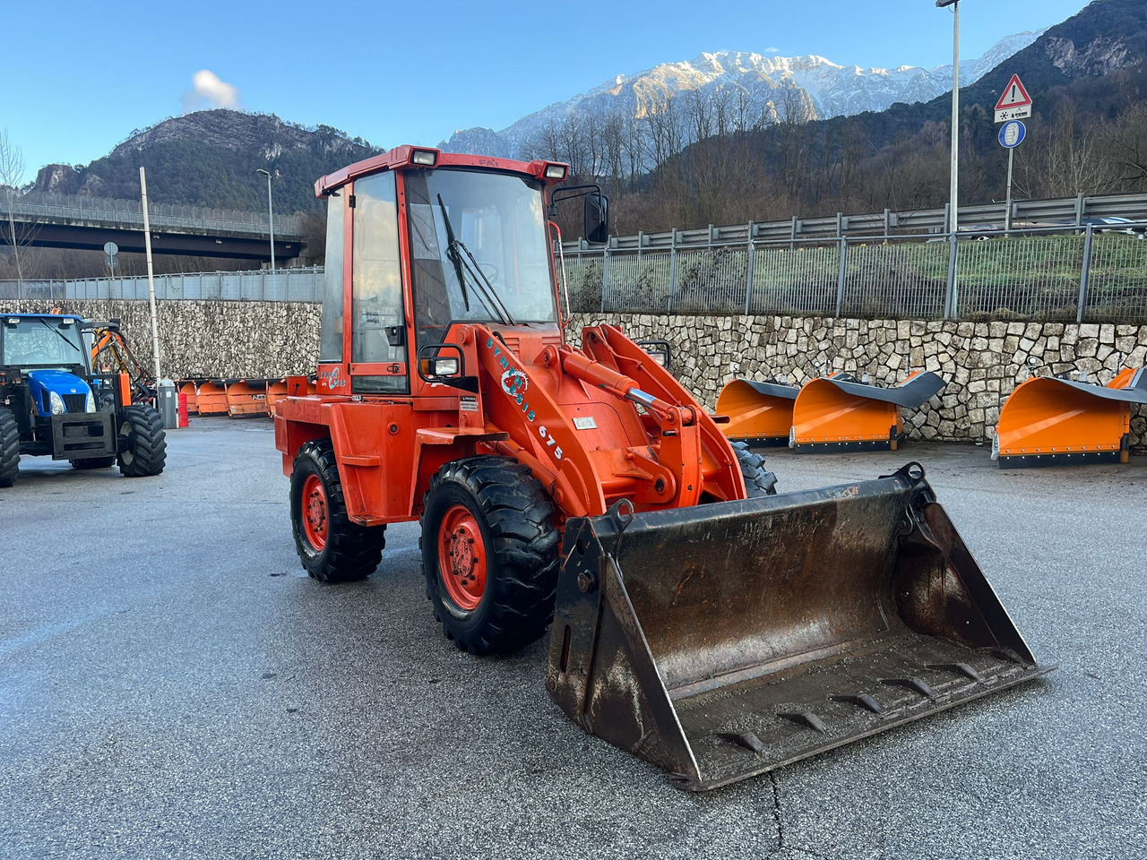 PALAGOMMATA FAI 675 - Radlader: das Bild 2 PALAGOMMATA FAI 675 - Radlader: das Bild 2
