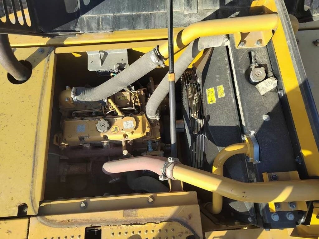 Kettenbagger CAT 318: das Bild 9