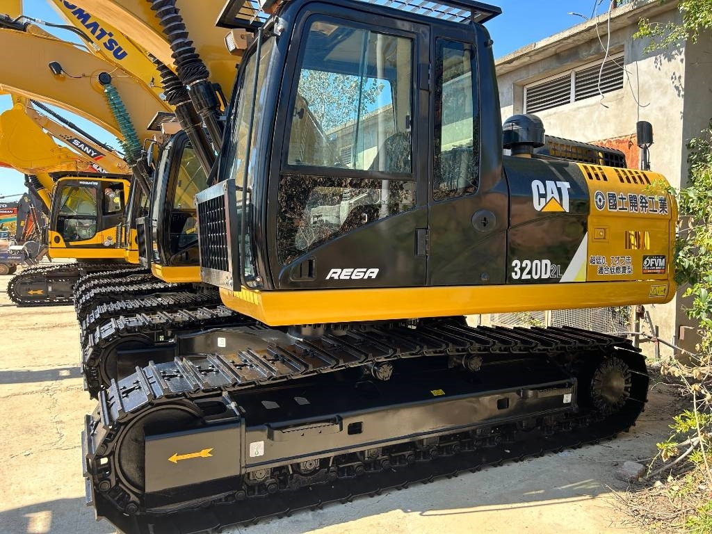 Kettenbagger CAT 320D2L: das Bild 7