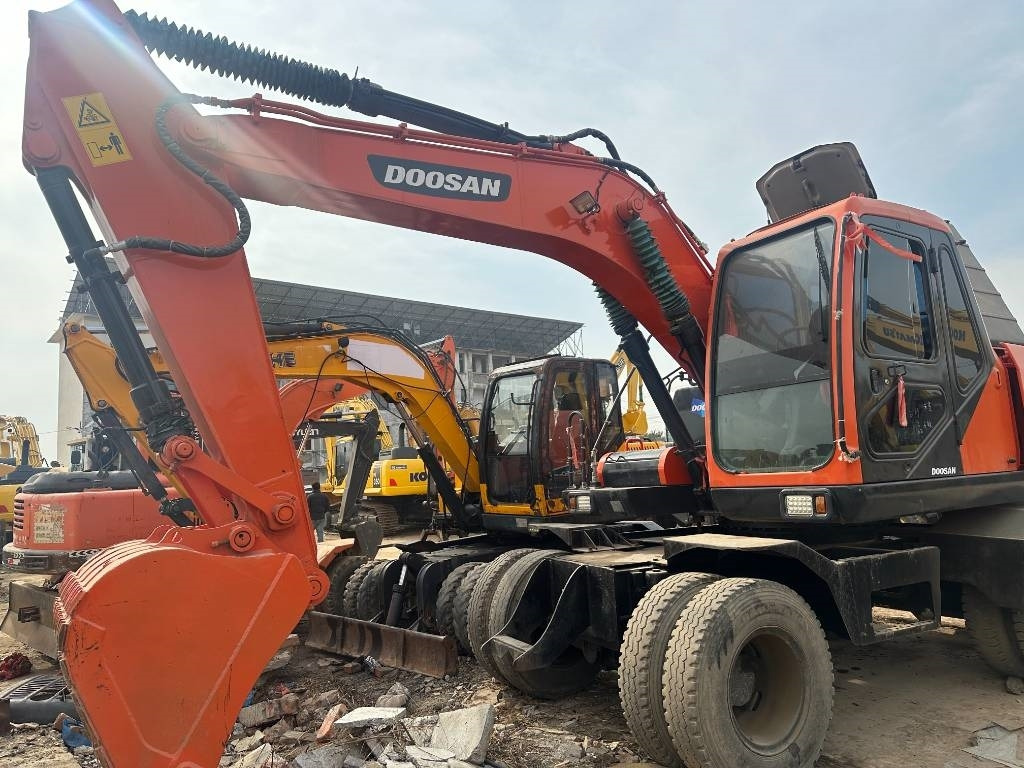 Doosan 150 - Mobilbagger: das Bild 5 Doosan 150 - Mobilbagger: das Bild 5