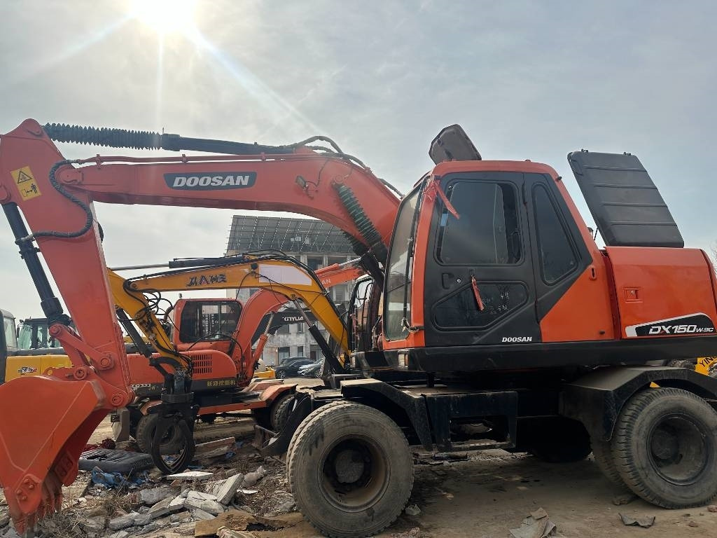 Doosan 150 - Mobilbagger: das Bild 4 Doosan 150 - Mobilbagger: das Bild 4