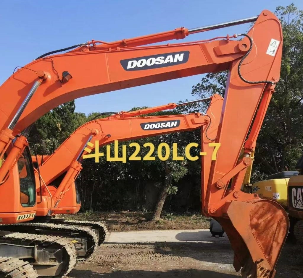 Doosan DH 220 - Kettenbagger: das Bild 3 Doosan DH 220 - Kettenbagger: das Bild 3