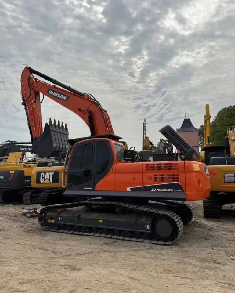 Doosan DX 225 - Kettenbagger: das Bild 1 Doosan DX 225 - Kettenbagger: das Bild 1