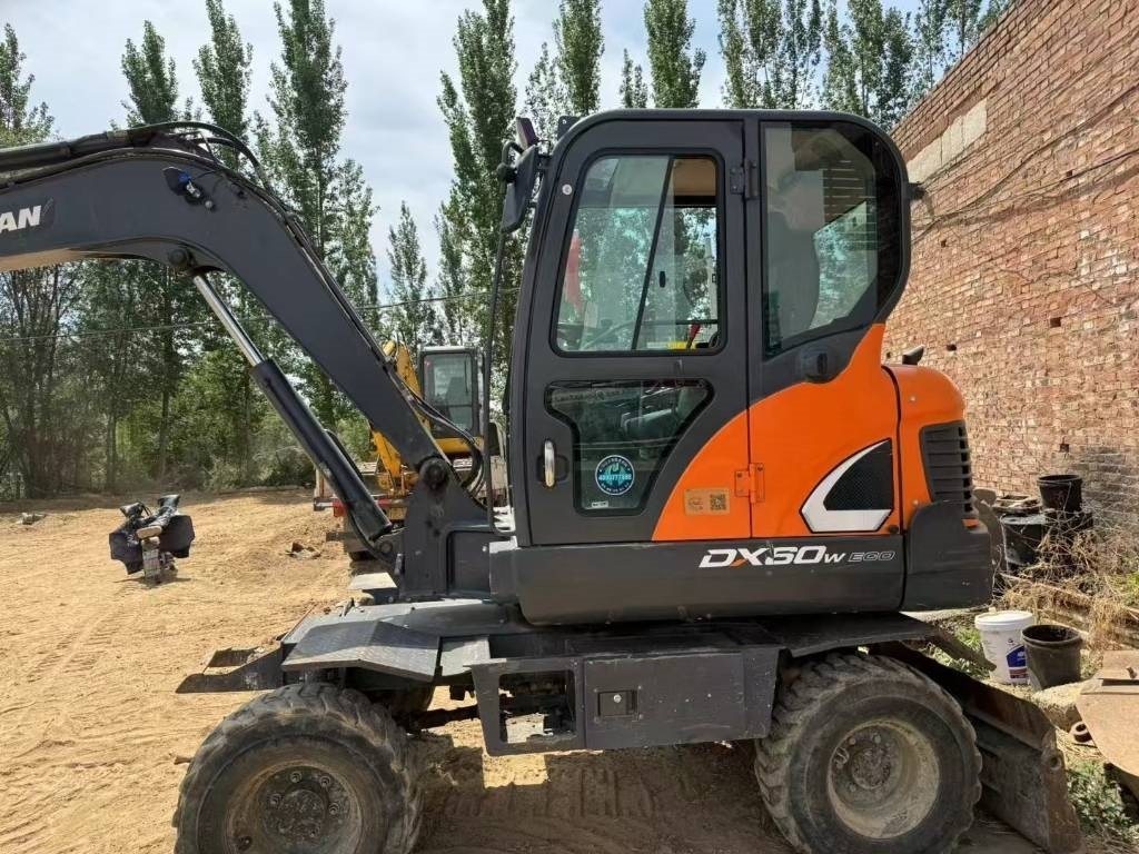 Doosan DX60W - Mobilbagger: das Bild 2 Doosan DX60W - Mobilbagger: das Bild 2