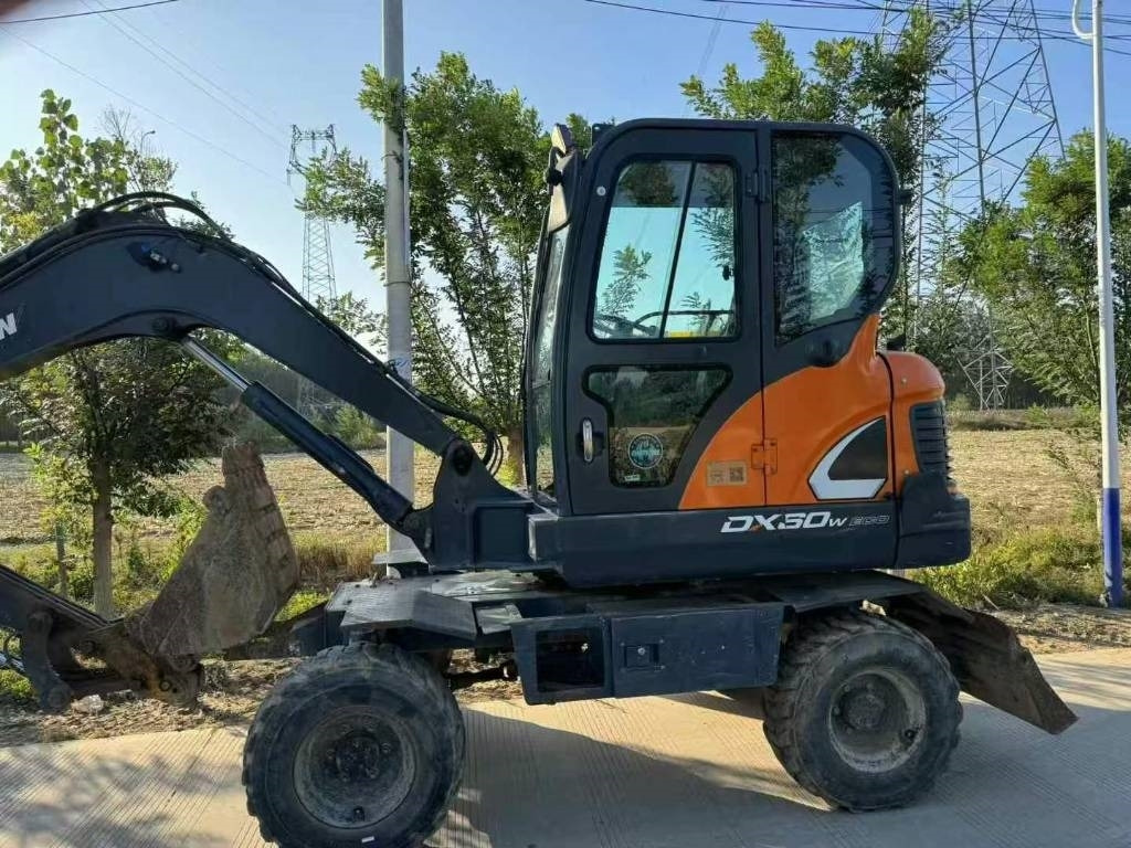 Doosan DX60W - Mobilbagger: das Bild 1 Doosan DX60W - Mobilbagger: das Bild 1