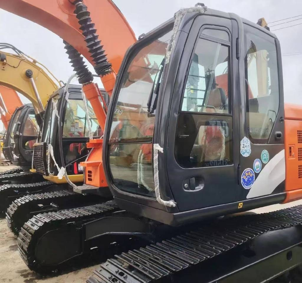 Hitachi 135 US-6 - Kettenbagger: das Bild 1 Hitachi 135 US-6 - Kettenbagger: das Bild 1