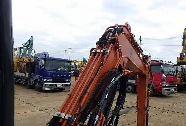 Hitachi 30 - Minibagger: das Bild 2 Hitachi 30 - Minibagger: das Bild 2