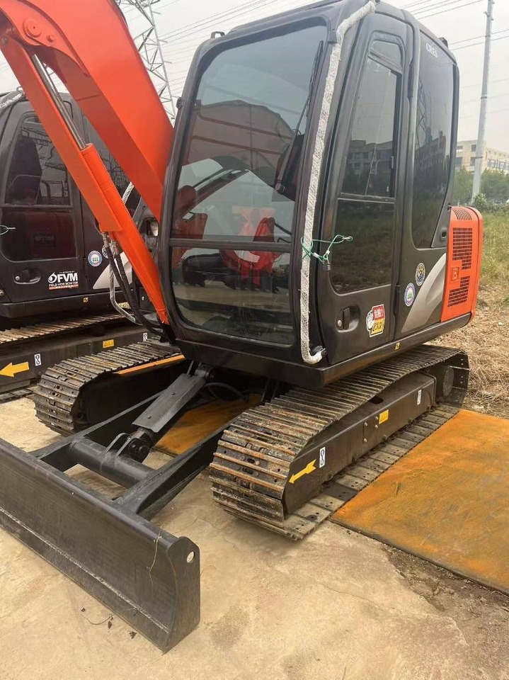 Hitachi ZX 60 - Minibagger: das Bild 2 Hitachi ZX 60 - Minibagger: das Bild 2