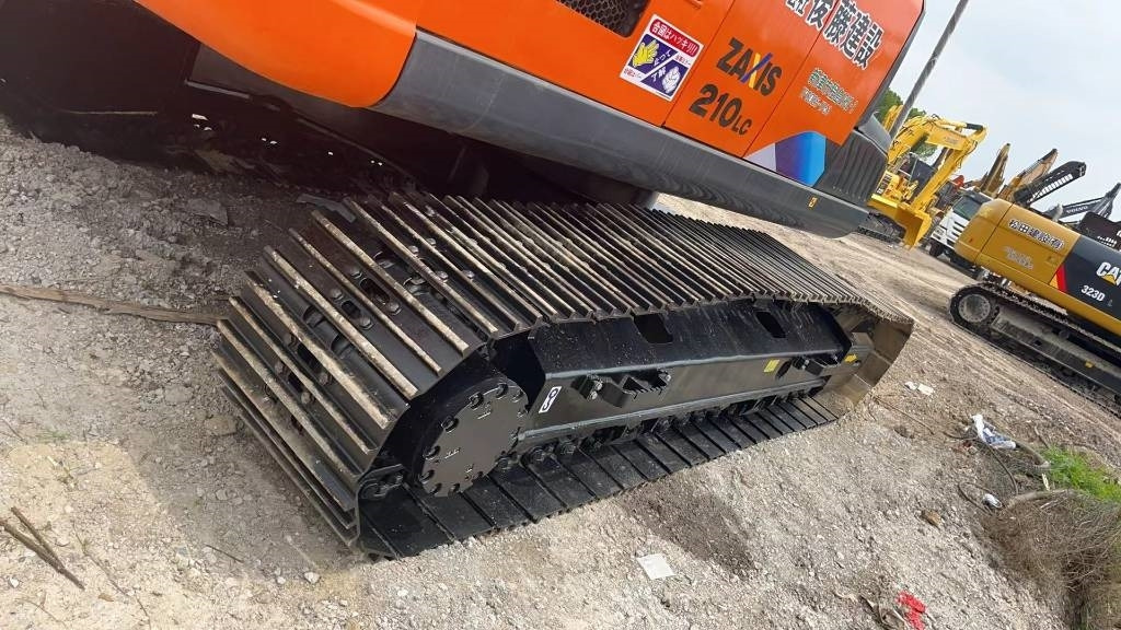 Hitachi Zaxis 210 H-3 - Kettenbagger: das Bild 5 Hitachi Zaxis 210 H-3 - Kettenbagger: das Bild 5