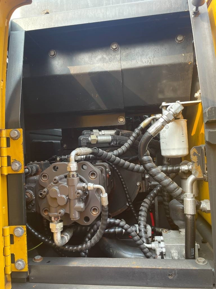 Volvo EC 140 - Kettenbagger: das Bild 2 Volvo EC 140 - Kettenbagger: das Bild 2