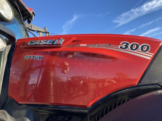 Case IH OPTUM 300 CVX - Traktor: das Bild 3 Case IH OPTUM 300 CVX - Traktor: das Bild 3