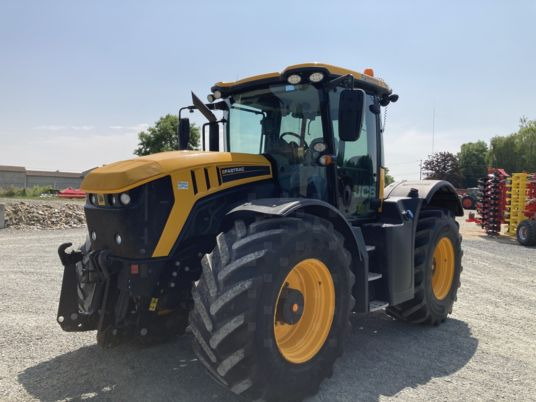 JCB FASTRAC 4220 - Traktor: das Bild 2 JCB FASTRAC 4220 - Traktor: das Bild 2