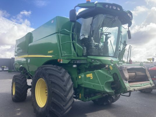 John Deere S680 - Mähdrescher: das Bild 2 John Deere S680 - Mähdrescher: das Bild 2