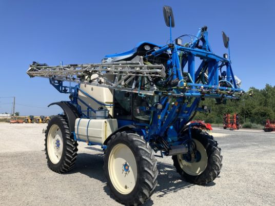 Matrot HELLIOS M24D - Selbstfahrspritze: das Bild 2 Matrot HELLIOS M24D - Selbstfahrspritze: das Bild 2