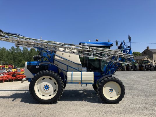 Matrot HELLIOS M24D - Selbstfahrspritze: das Bild 4 Matrot HELLIOS M24D - Selbstfahrspritze: das Bild 4