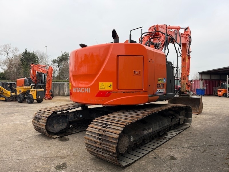 Hitachi ZX 225 US LC-6 - Kettenbagger: das Bild 3 Hitachi ZX 225 US LC-6 - Kettenbagger: das Bild 3