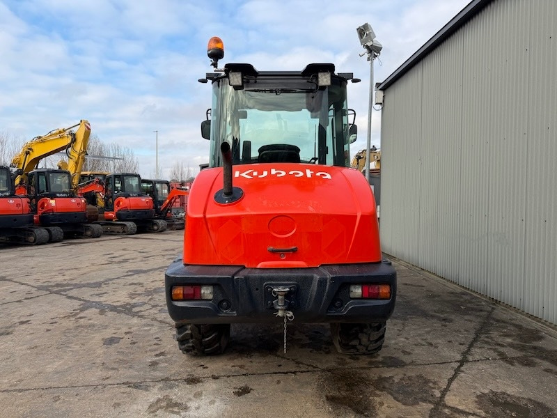 Kubota R 082 - Radlader: das Bild 3 Kubota R 082 - Radlader: das Bild 3