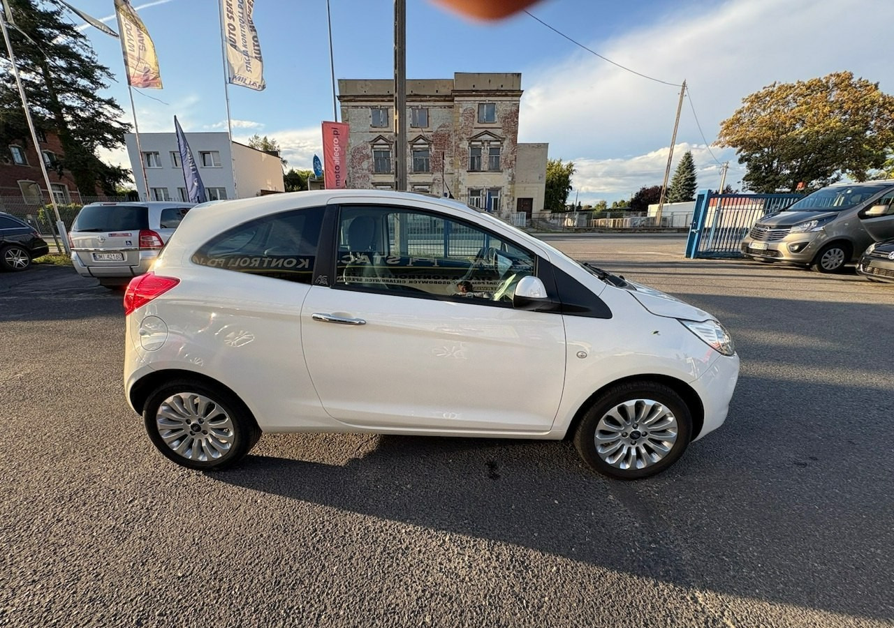 Ford KA II Ford KA 1.2 Champions Edition Klima Panorama 2012 - Schrägheck: das Bild 5 Ford KA II Ford KA 1.2 Champions Edition Klima Panorama 2012 - Schrägheck: das Bild 5