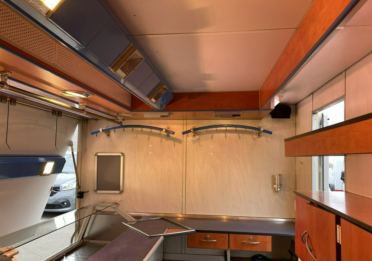 Inna Inny Autosklep wędlin Gastronomiczna food truck foodtruck sklep bar - Verkaufsanhänger: das Bild 5 Inna Inny Autosklep wędlin Gastronomiczna food truck foodtruck sklep bar - Verkaufsanhänger: das Bild 5