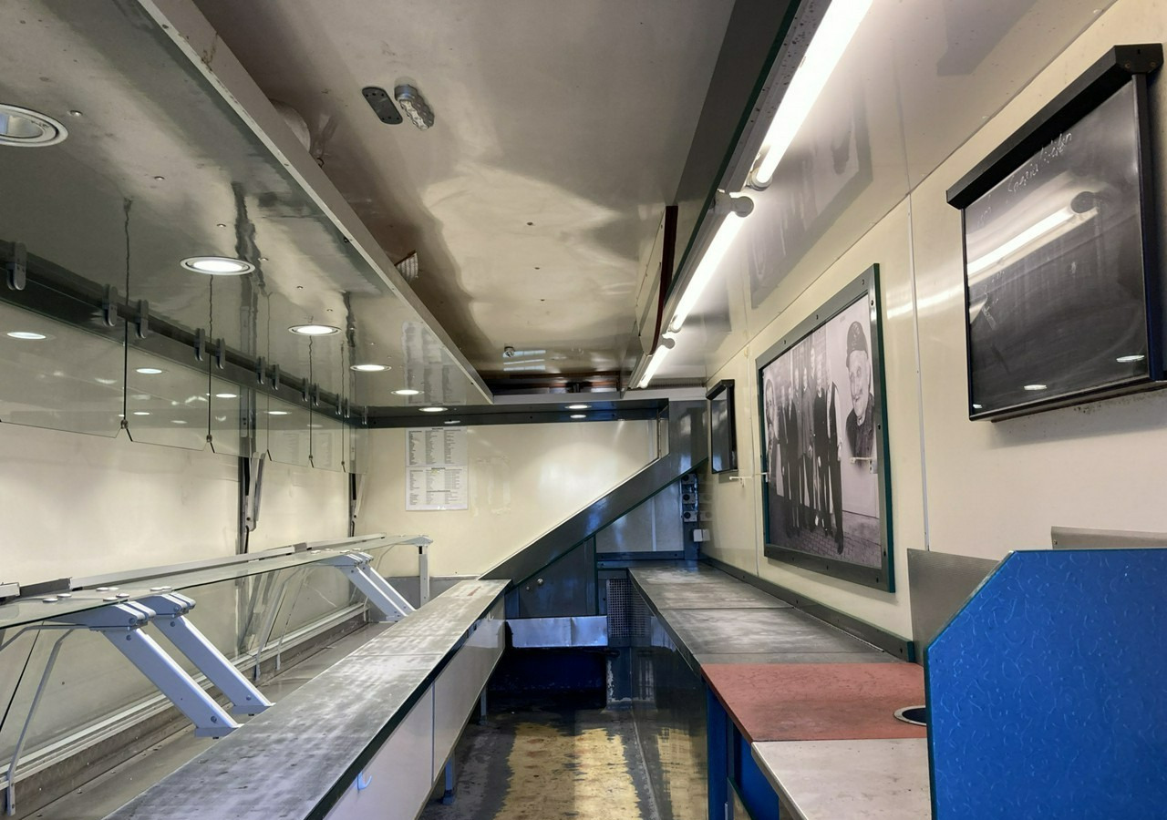 Inna Inny Autosklep wędlin Gastronomiczny Food Truck Foodtruck sklep Borco - Verkaufsanhänger: das Bild 3 Inna Inny Autosklep wędlin Gastronomiczny Food Truck Foodtruck sklep Borco - Verkaufsanhänger: das Bild 3