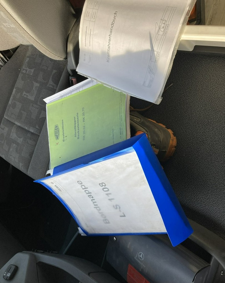 Abrollkipper Mercedes-Benz Axor 2543 Hakowiec MEILLER-KIPPER Model 2009 Axor 2543 Hakowiec MEILLER-KIPPER Model 2009: das Bild 16 Abrollkipper Mercedes-Benz Axor 2543 Hakowiec MEILLER-KIPPER Model 2009 Axor 2543 Hakowiec MEILLER-KIPPER Model 2009: das Bild 16