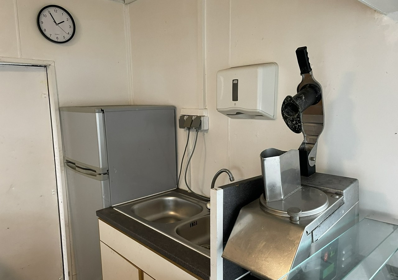 Mercedes-Benz Sprinter Autosklep Sklep Gastronomiczny Food Truck Foodtruck pizza wyposażona - Verkaufsanhänger: das Bild 5 Mercedes-Benz Sprinter Autosklep Sklep Gastronomiczny Food Truck Foodtruck pizza wyposażona - Verkaufsanhänger: das Bild 5