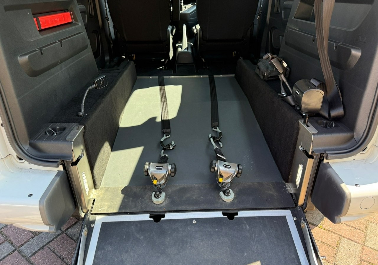 Opel Combo IV Opel Combo Life Niepełnosprawnych inwalida Rampa 32105 km Model 2022 - PKW: das Bild 5 Opel Combo IV Opel Combo Life Niepełnosprawnych inwalida Rampa 32105 km Model 2022 - PKW: das Bild 5