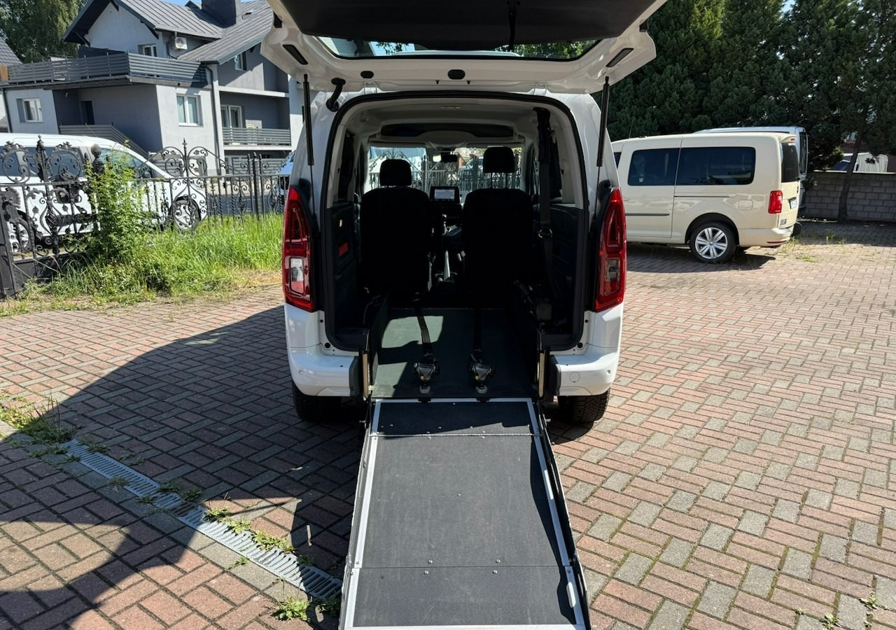 Opel Combo IV Opel Combo Life Niepełnosprawnych inwalida Rampa 32105 km Model 2022 - PKW: das Bild 2 Opel Combo IV Opel Combo Life Niepełnosprawnych inwalida Rampa 32105 km Model 2022 - PKW: das Bild 2