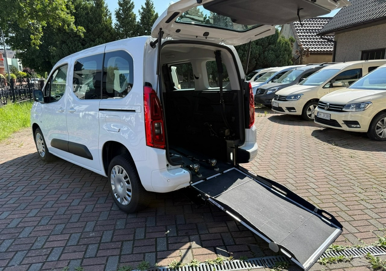 Opel Combo IV Opel Combo Life Niepełnosprawnych inwalida Rampa 32105 km Model 2022 - PKW: das Bild 3 Opel Combo IV Opel Combo Life Niepełnosprawnych inwalida Rampa 32105 km Model 2022 - PKW: das Bild 3