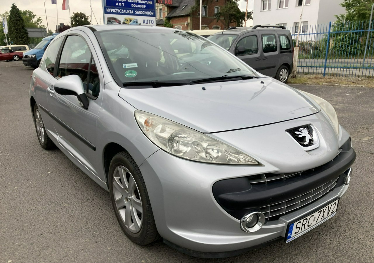 Peugeot 207 Peugeot 207 1.6HDI-16V Klima 2007 - Schrägheck: das Bild 3 Peugeot 207 Peugeot 207 1.6HDI-16V Klima 2007 - Schrägheck: das Bild 3