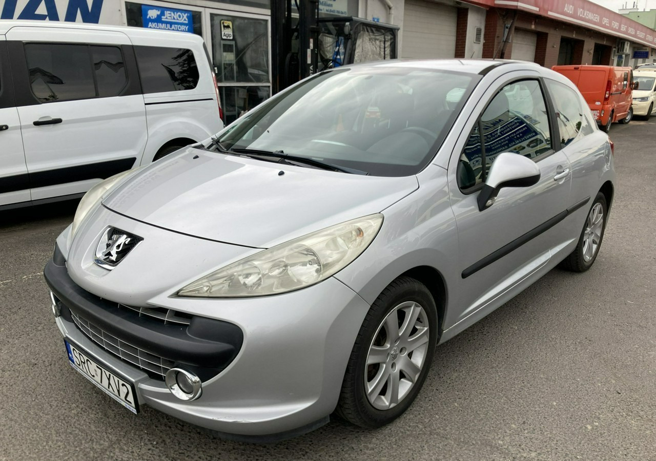 Peugeot 207 Peugeot 207 1.6HDI-16V Klima 2007 - Schrägheck: das Bild 1 Peugeot 207 Peugeot 207 1.6HDI-16V Klima 2007 - Schrägheck: das Bild 1